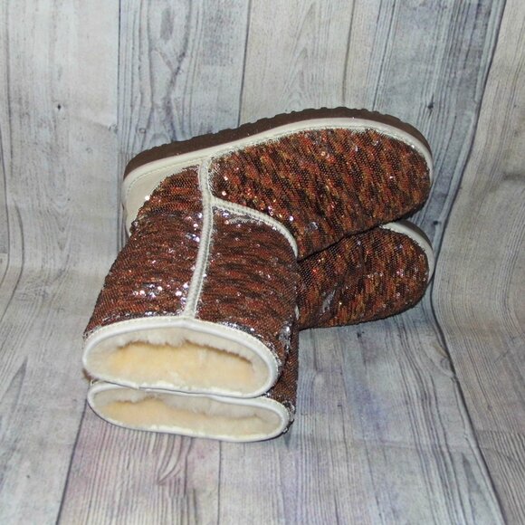 UGG Classic Short Sparkle Reversible Sequin Silver/Champagne Boots Womens Size 8 - Picture 6 of 8